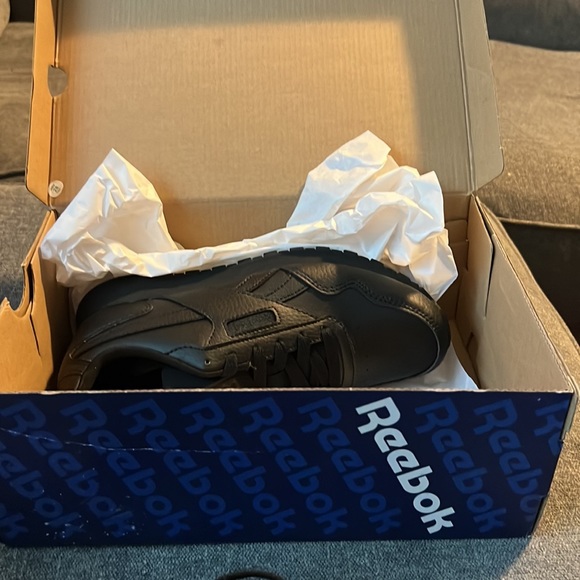 Boys Reebok shoes - Picture 3 of 4